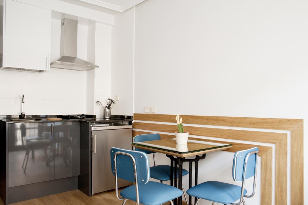 Apartamentos Sabinas Don Jaime Сарагоса Номер фото