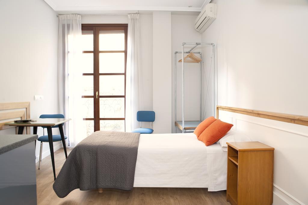 Apartamentos Sabinas Don Jaime Сарагоса Номер фото