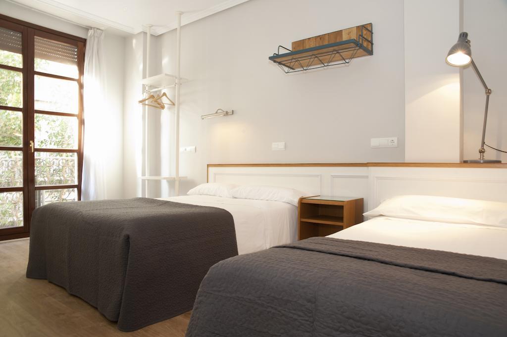 Apartamentos Sabinas Don Jaime Сарагоса Номер фото