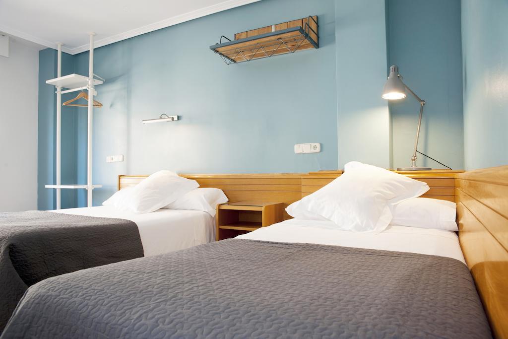 Apartamentos Sabinas Don Jaime Сарагоса Номер фото